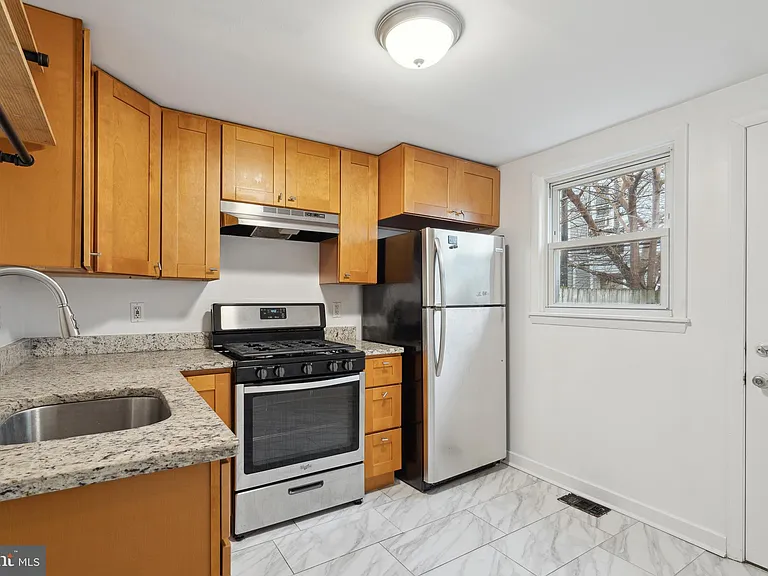 3079 Tulip St — Photo 6