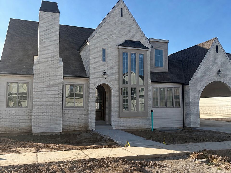 1st image of 2743 W Aurora Ave