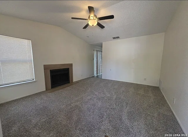 2 bed, 1.0 bath, 903 sqft, $1,150 — Photo 2