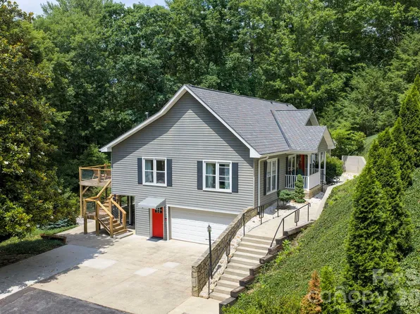 153 Skyview Cir, Asheville, NC 28804