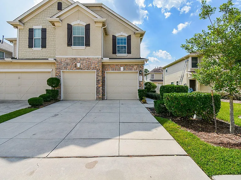 16021 Summerville Lake Dr — Photo 3