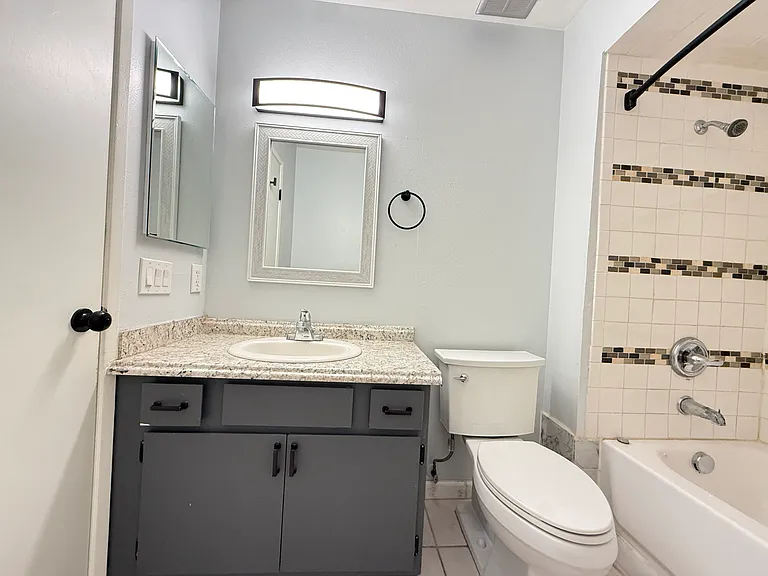 4272 Hampshire Green Ct — Photo 21