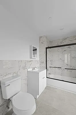 Bathroom, photo 1