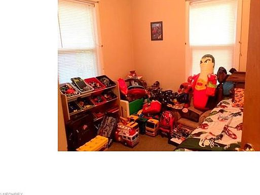 5th image of 210 Grove Ave