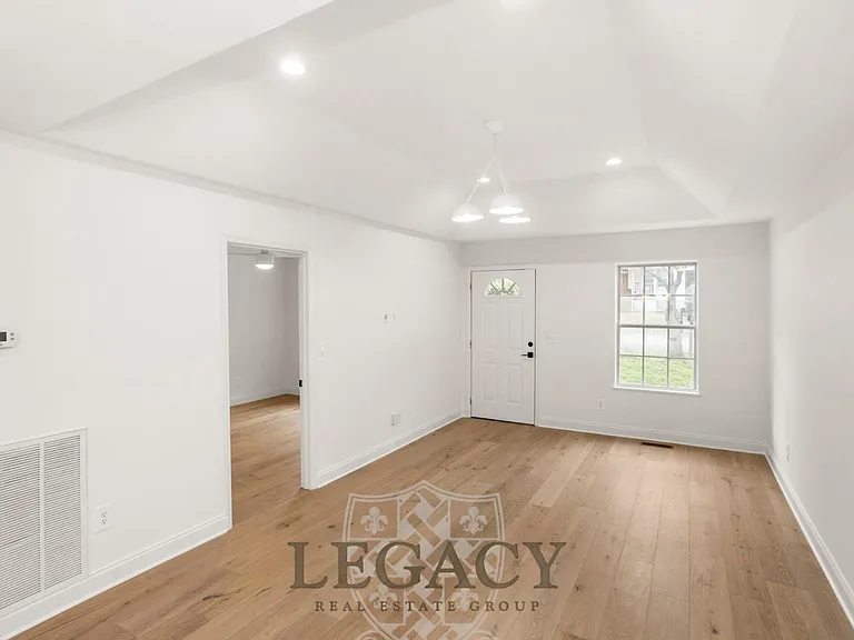 100 Sadler Ct — Photo 29