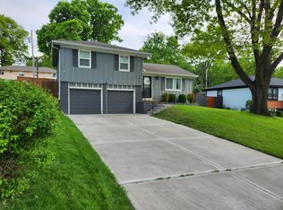 10207 W 52nd Ter, Merriam, KS 66203