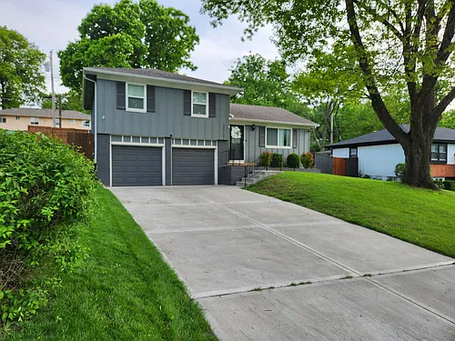 10207 W 52nd Ter Photo 1