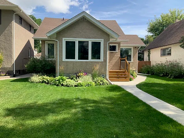 380 Waterloo Street — Photo 2