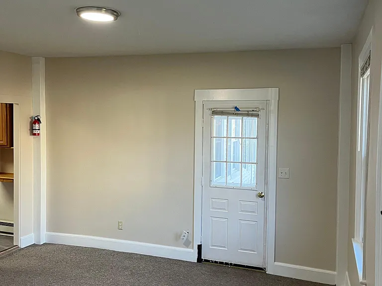 247 Old Colony Rd #A — Photo 5