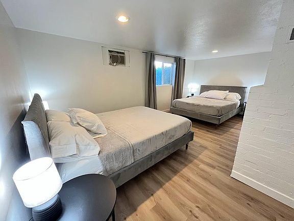 4th image of 2277 E Arbor Ln #B