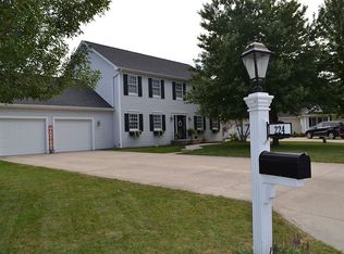 224 Colonial Ct, New Berlin, IL 62670