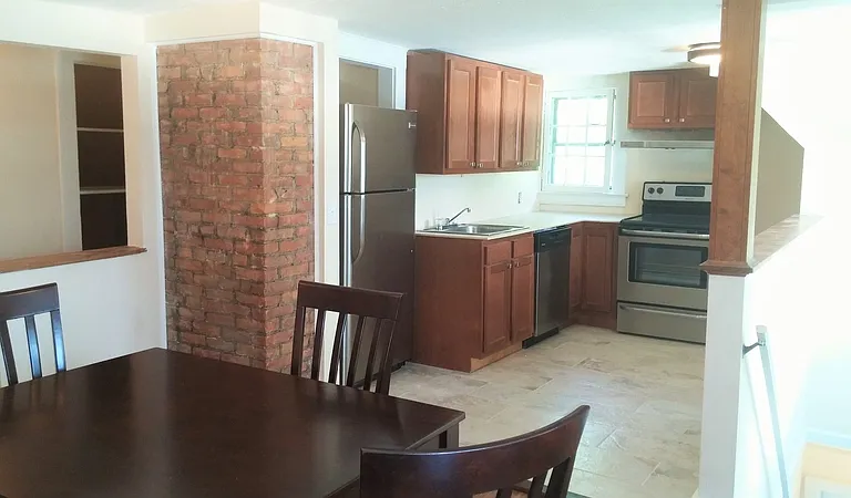 131-131 Dell St — Photo 1