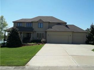 15625 Cedar Ln, Basehor, KS 66007
