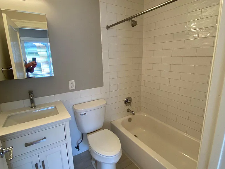 415 Butternut St NW #7 — Photo 6