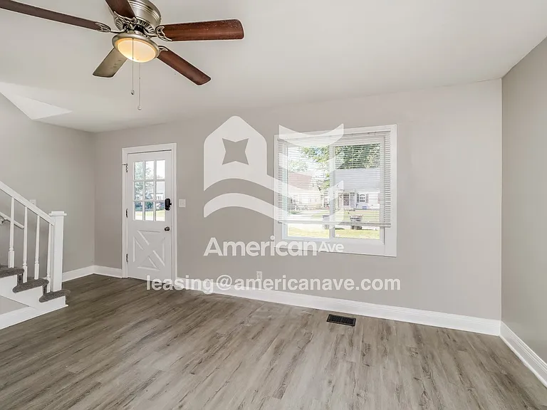 1168570_004_wm_-_living_room_13189770.jpg