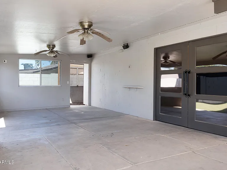 1627 E Fremont Dr — Photo 41