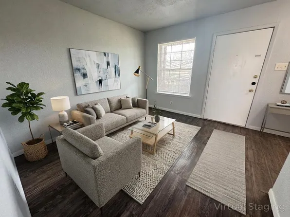 1405 N Gray
