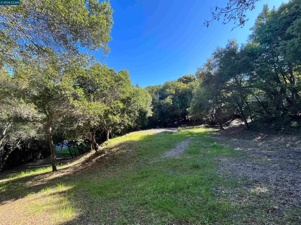 6 Brookwood Dr, Orinda, CA 94563