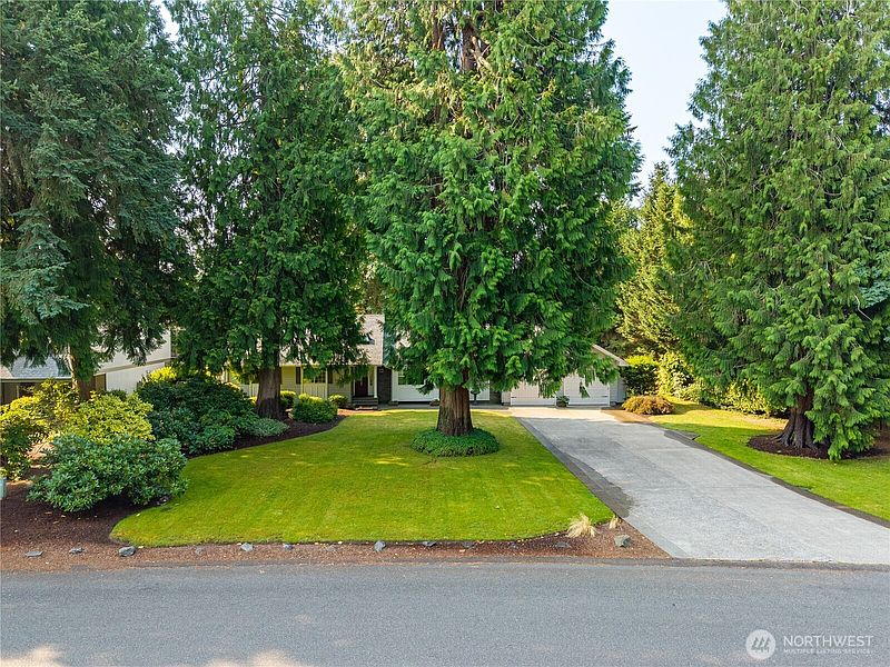 3rd image of 3223 Donnelly Drive SE