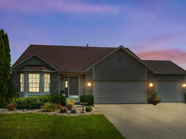 8932 Goshawk Ln, Fort Wayne, IN 46825