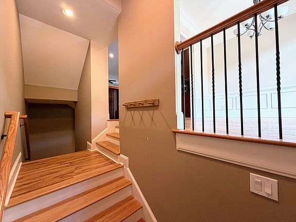 Steps to Foyer
