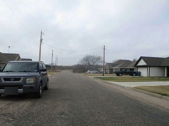 4th image of 305 Sunnyside Dr