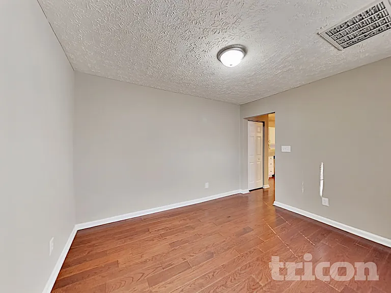 3328 Neptune Dr — Photo 14