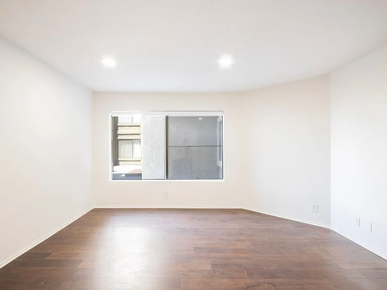 2123 Rodney Dr — Photo 23