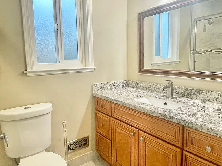 1042 W Hacienda Ave — Photo 12