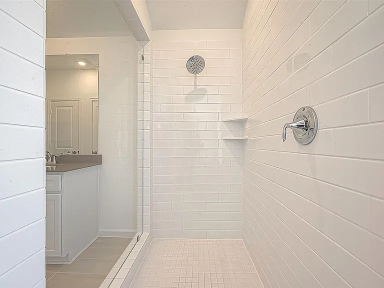 5554 Amber Brook Ln — Photo 23