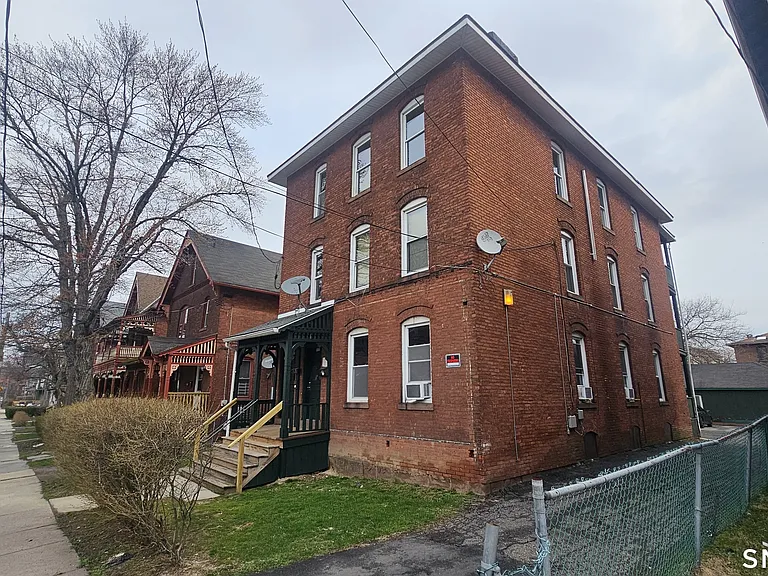 110 Babcock St #3 — Photo 2