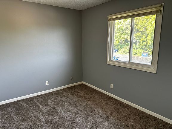 2nd image of 1005 39th St APT 11