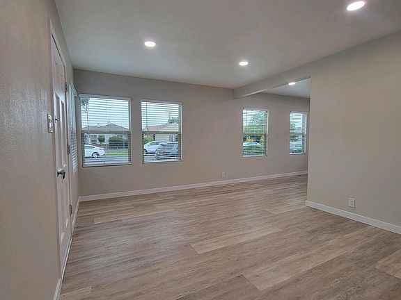 3rd image of 2221-2223 N Grand Ave #2221