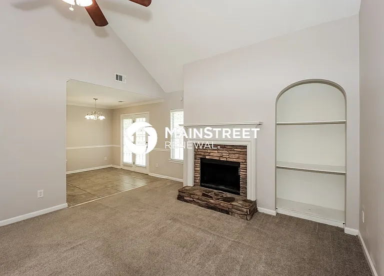 714 Rosewood Cir — Photo 3