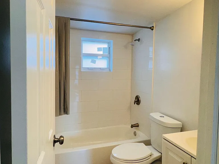 653 NW 30th St #3 — Photo 4