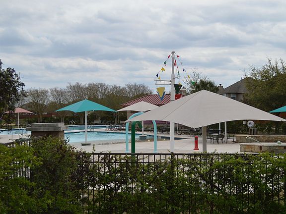 4th image of 18629 Falcon Pointe Blvd