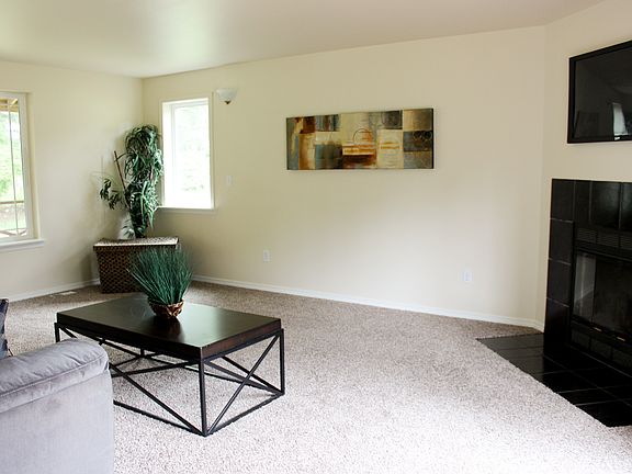 4th image of 18124 Sundown Ct SE