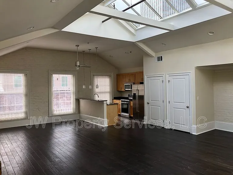 339 Carondelet St #4F — Photo 12