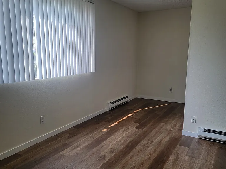 2130 Hoyt Ave #2 — Photo 11