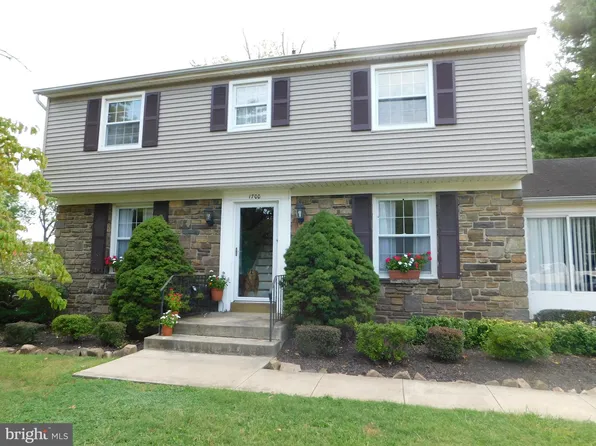 1700 Magnolia Ln, Norristown, PA 19403