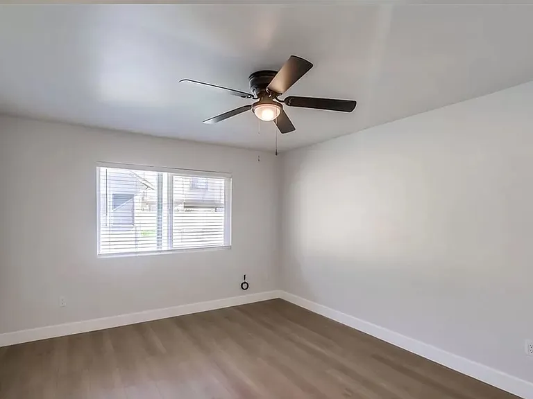 363 Roosevelt St #6 — Photo 5