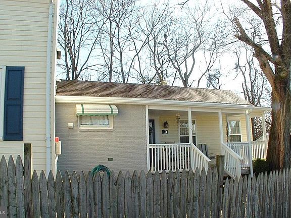 4th image of 10 Bell Ln