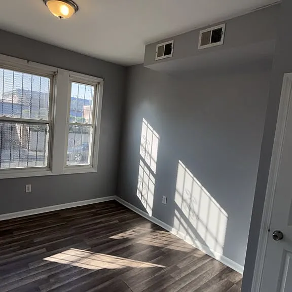 269-271 Hobson St #1L — Photo 9