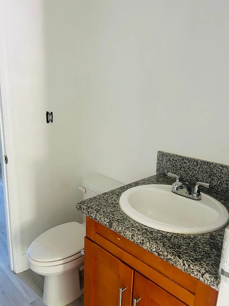 3 bed, 2133 sqft, $2,100 — Photo 4