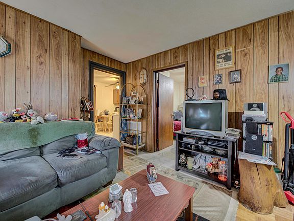 4th image of 2520 Washington Ave