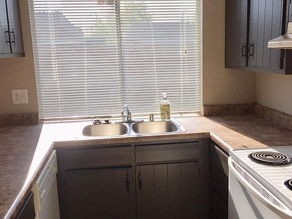 3rd image of 829 S Casitas Dr APT B