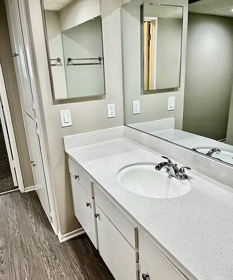 Taylor Garden Apartments — Photo 16