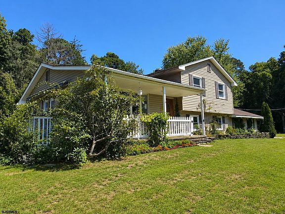 3rd image of 844 Smith Bowen Rd