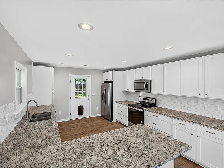 1208 Hawthorne Rd — Photo 8