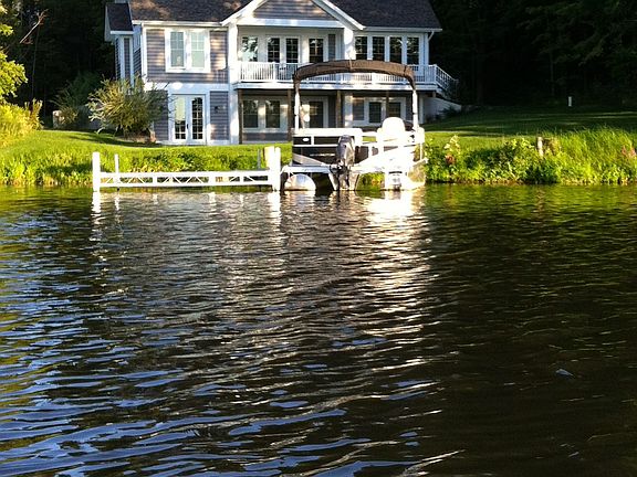 Lakeside, Flat lot, NO steps
